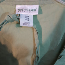 Load image into Gallery viewer, Solid Vneck Top
