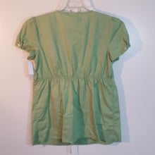 Load image into Gallery viewer, Solid Vneck Top
