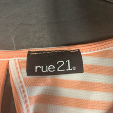 Load image into Gallery viewer, striped sleevelees top
