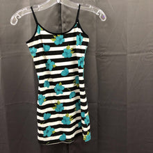 Load image into Gallery viewer, Striped Flower Sleeveless Top
