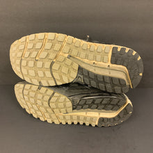 Load image into Gallery viewer, Boy Sneakers
