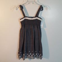 Load image into Gallery viewer, Flower Sleeveless Top
