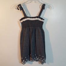Load image into Gallery viewer, Flower Sleeveless Top

