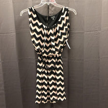 Load image into Gallery viewer, Chevron Dress w/ Belt
