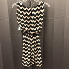 Load image into Gallery viewer, Chevron Dress w/ Belt
