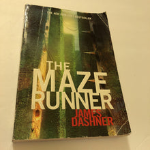 Load image into Gallery viewer, The Maze Runner (James Dashner) -series
