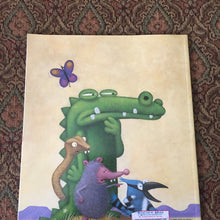 Load image into Gallery viewer, Armadillo el Chismoso (Helen Ketteman) -paperback
