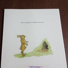 Load image into Gallery viewer, the Giant Jumperee (Julia Donaldson &amp; Helen Oxenbury) -Paperback
