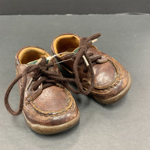 Load image into Gallery viewer, boys shoes
