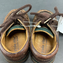 Load image into Gallery viewer, boys shoes
