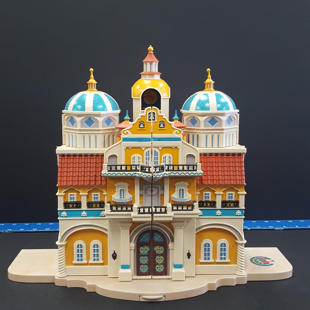 The Princess Elinor castle play set Disney castle