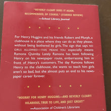 Load image into Gallery viewer, Henry and the Clubhouse (Henry Huggins) (Beverly Cleary) -series
