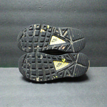 Load image into Gallery viewer, Boy Sneakers

