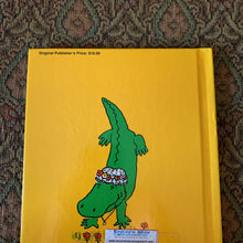 Load image into Gallery viewer, Lyle Finds His Mother (Bernard Waber) -hardcover
