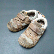 Load image into Gallery viewer, Boy sneakers
