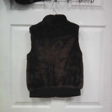 Load image into Gallery viewer, Furry zip vest
