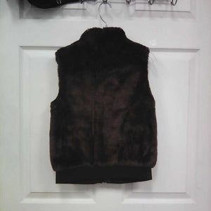 Furry zip vest