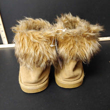 Load image into Gallery viewer, Girl furry boots

