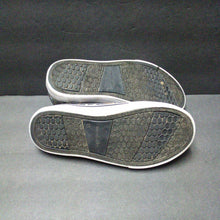 Load image into Gallery viewer, Girl Glasses Sneakers
