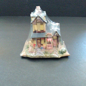 "Tully's General Store"