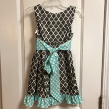 Load image into Gallery viewer, quatrefoil dress(new)
