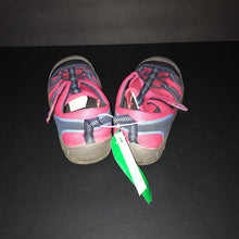 Load image into Gallery viewer, water shoes
