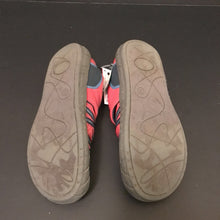 Load image into Gallery viewer, water shoes
