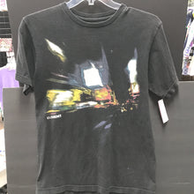 Load image into Gallery viewer, blurred street shirt

