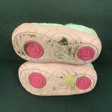 Load image into Gallery viewer, Girl Flower Sneakers
