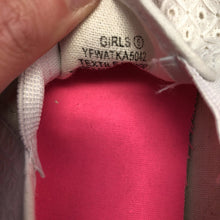Load image into Gallery viewer, Girl Shoes
