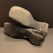 Load image into Gallery viewer, woman dress shoes
