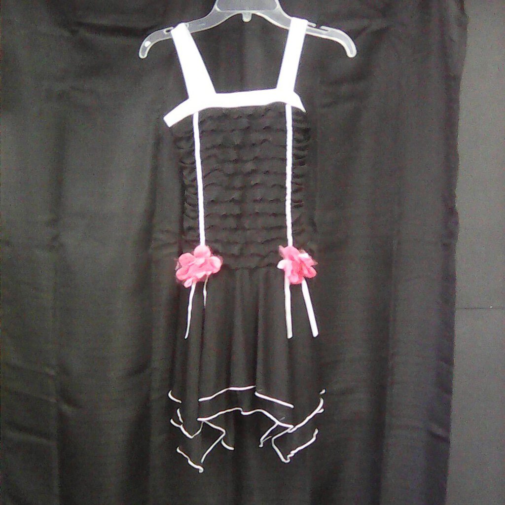 sleeveless dress