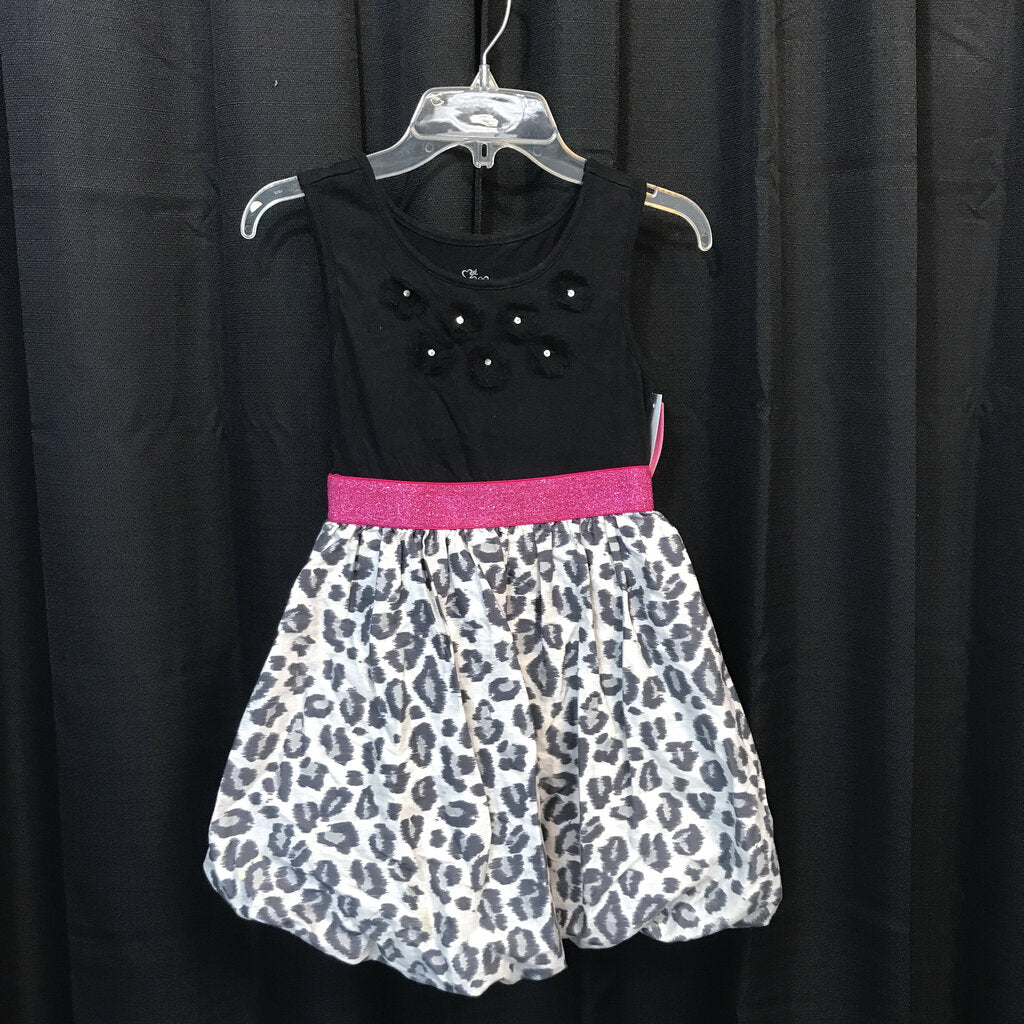 sleeveless leopard print dress