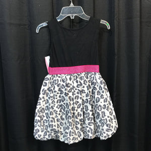 sleeveless leopard print dress