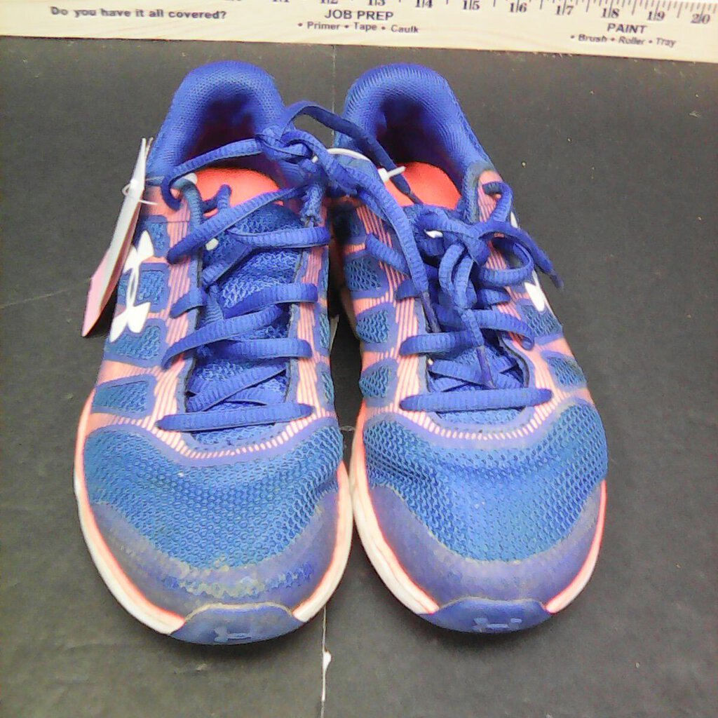girl sneakers