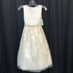sleeveless dress