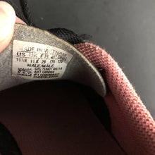 Load image into Gallery viewer, soccer cleats
