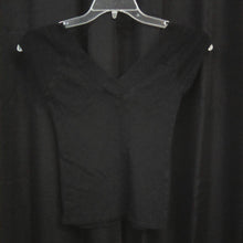 Load image into Gallery viewer, v-neck off the shoulder top
