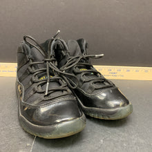 Load image into Gallery viewer, boy Air Jordan 11 Retro (GS) Gamma sneakers
