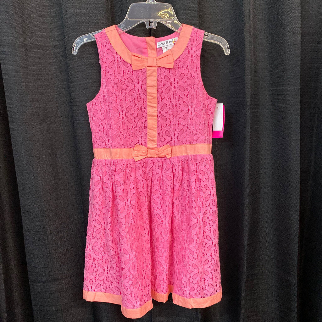 sleeveless lace dress