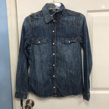 Load image into Gallery viewer, denim button down top
