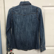 Load image into Gallery viewer, denim button down top
