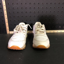 Load image into Gallery viewer, boys classic sneaker
