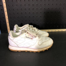 Load image into Gallery viewer, boys classic sneaker
