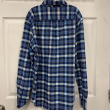 Load image into Gallery viewer, Flannel button down shirt
