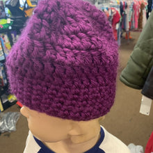 Load image into Gallery viewer, Crochet hat w/flower
