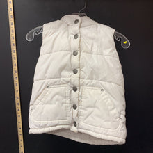 Load image into Gallery viewer, Puffy vest /detachable hood
