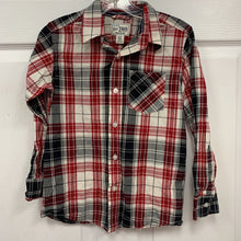 Load image into Gallery viewer, plaid button down shirt
