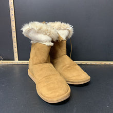 Load image into Gallery viewer, Girl's boots w/fur trim
