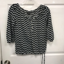 Load image into Gallery viewer, 4 button chevron top
